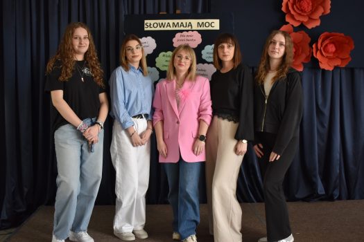 Slowa_Maja_Moc